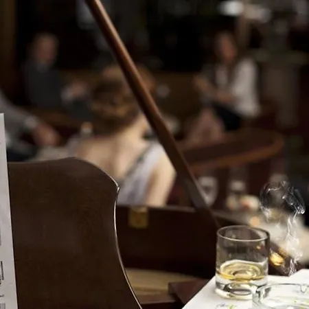 فندق بيست 4*