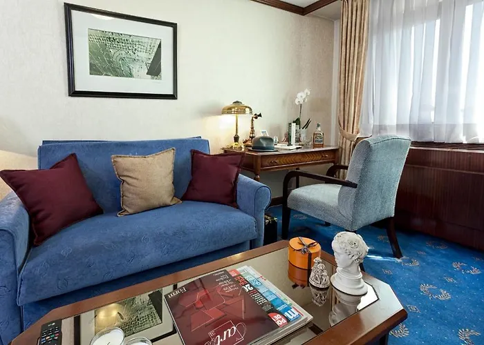 Отель Hotel Best 4*